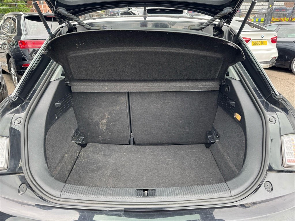 Used Audi A1 2010 for sale - 77274621: Photo 27