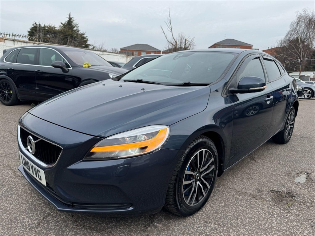Used Volvo V40 2018 for sale - 77047915: Photo 2