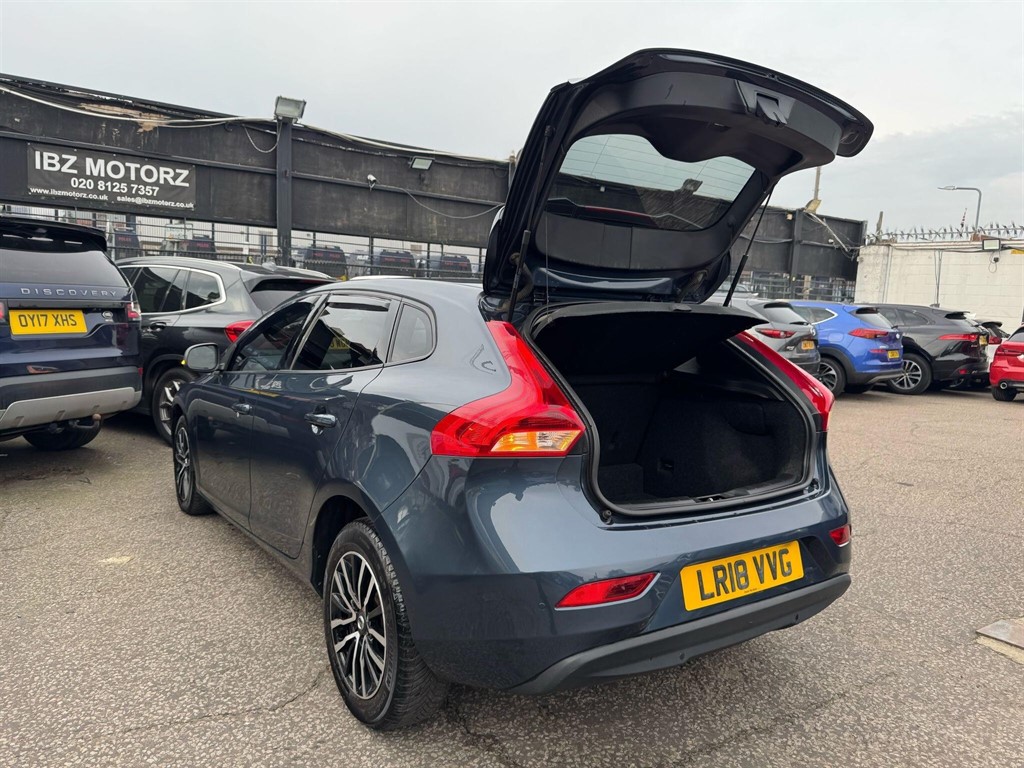 Used Volvo V40 2018 for sale - 77047915: Photo 29