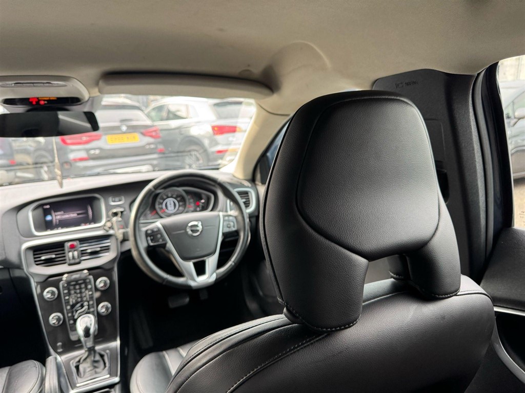 Used Volvo V40 2018 for sale - 77047915: Photo 40