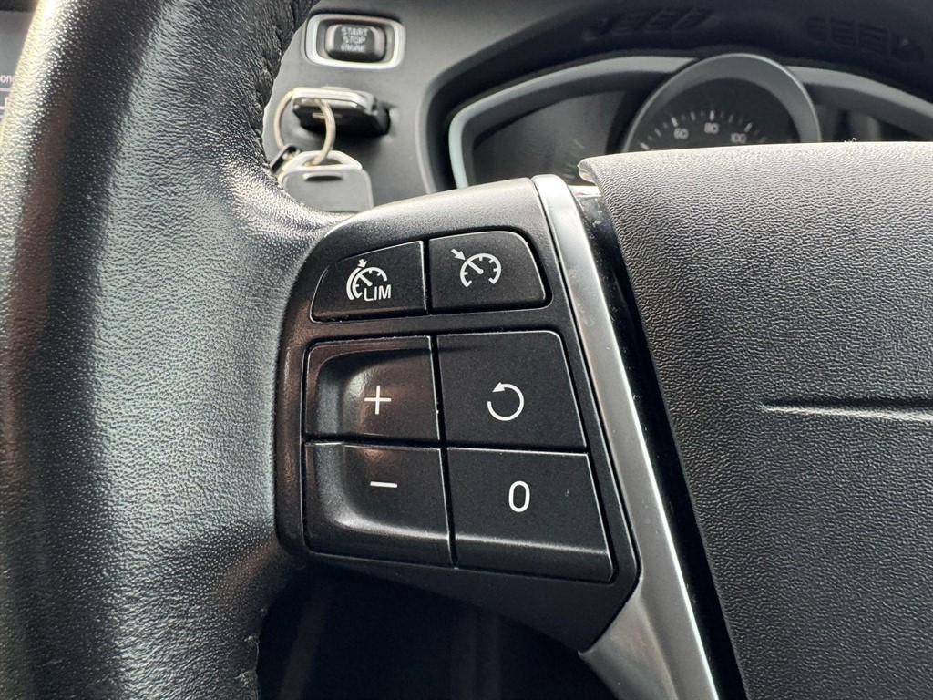 Used Volvo V40 2018 for sale - 77047915: Photo 46