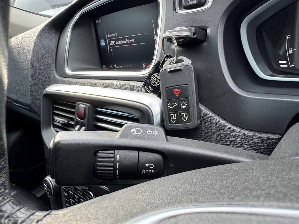 Used Volvo V40 2018 for sale - 77047915: Photo 66