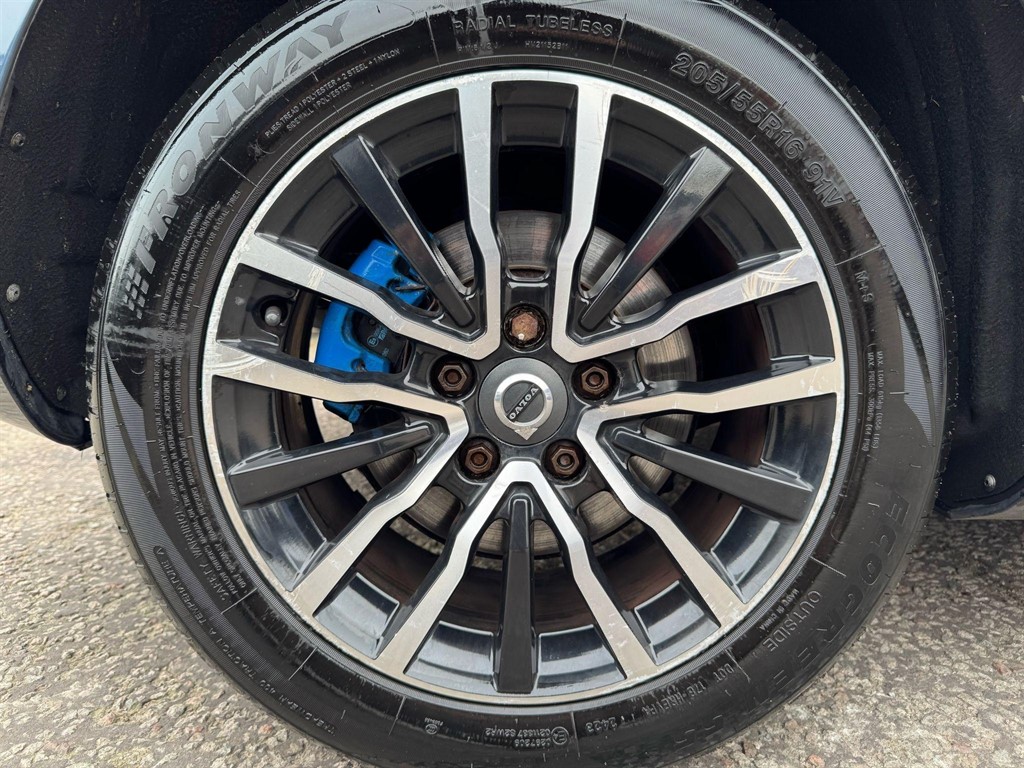 Used Volvo V40 2018 for sale - 77047915: Photo 71