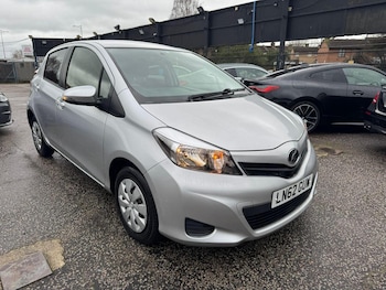 Used Toyota Yaris 2024 for sale - 78332112: Photo