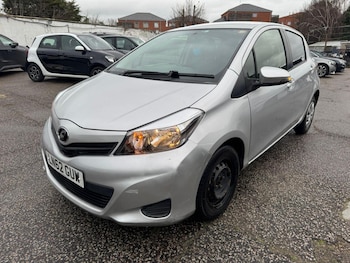 Used Toyota Yaris 2024 for sale - 78332112: Photo