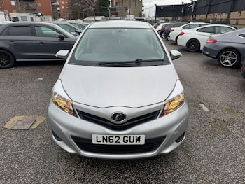 Used Toyota Yaris 2024 for sale - 78332112: Photo