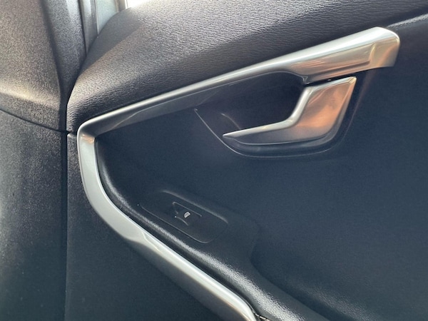 Used Volvo V40 2015 for sale - 75797111: Photo 23