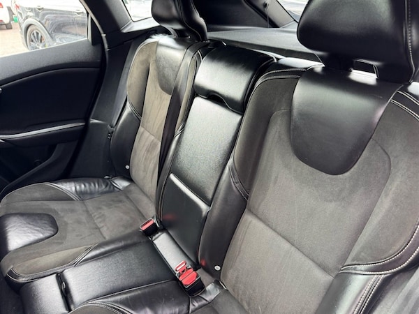 Used Volvo V40 2015 for sale - 75797111: Photo 32