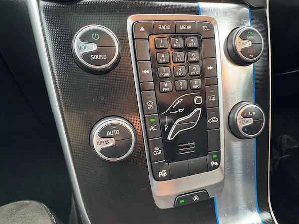 Used Volvo V40 2015 for sale - 75797111: Photo 38