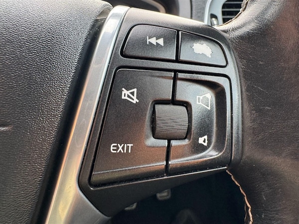 Used Volvo V40 2015 for sale - 75797111: Photo 40