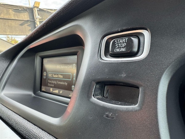 Used Volvo V40 2015 for sale - 75797111: Photo 44