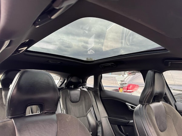 Used Volvo V40 2015 for sale - 75797111: Photo 51