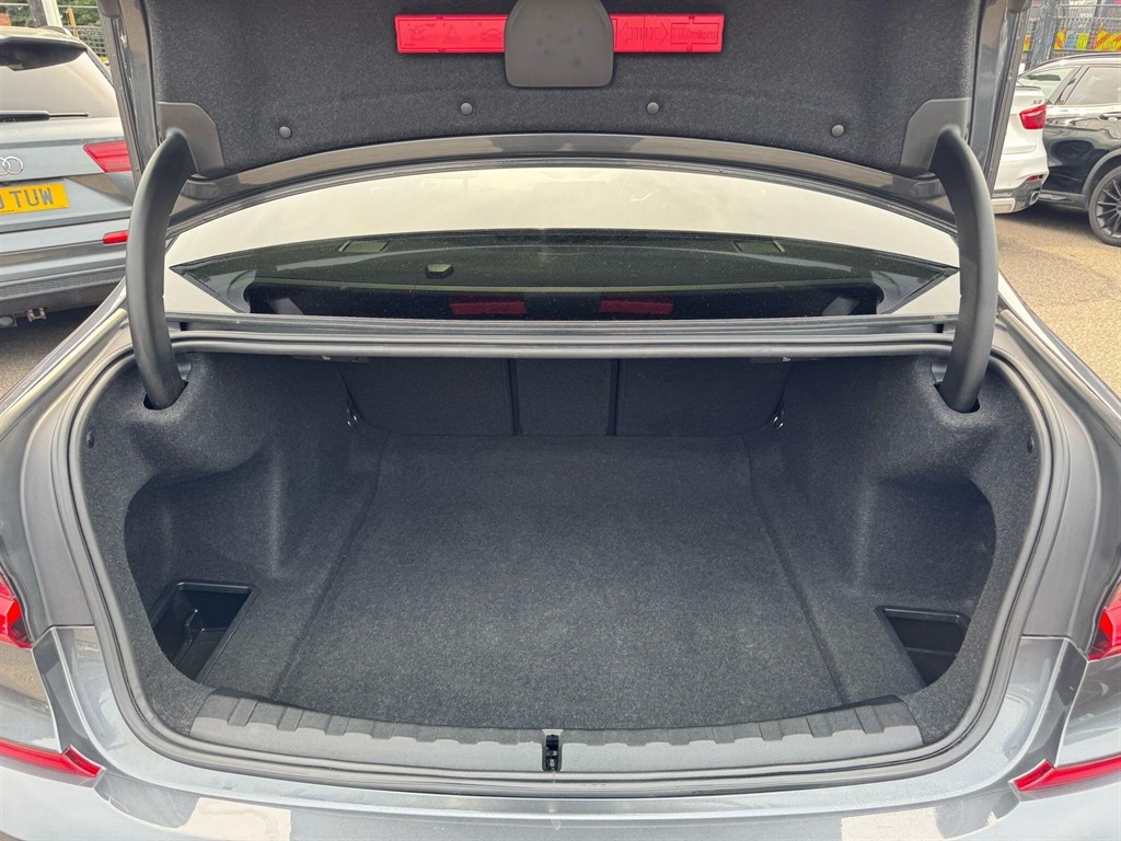 Used BMW 3 Series 2019 for sale - 76351093: Photo 39