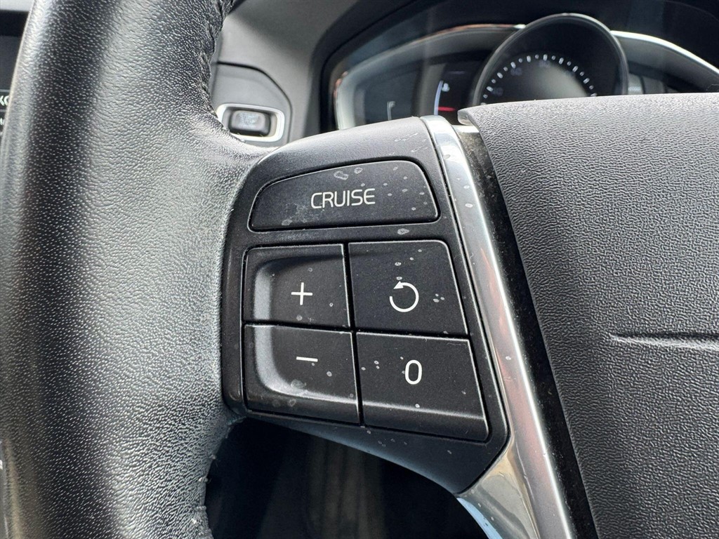 Used Volvo XC60 2015 for sale - 75972636: Photo 35