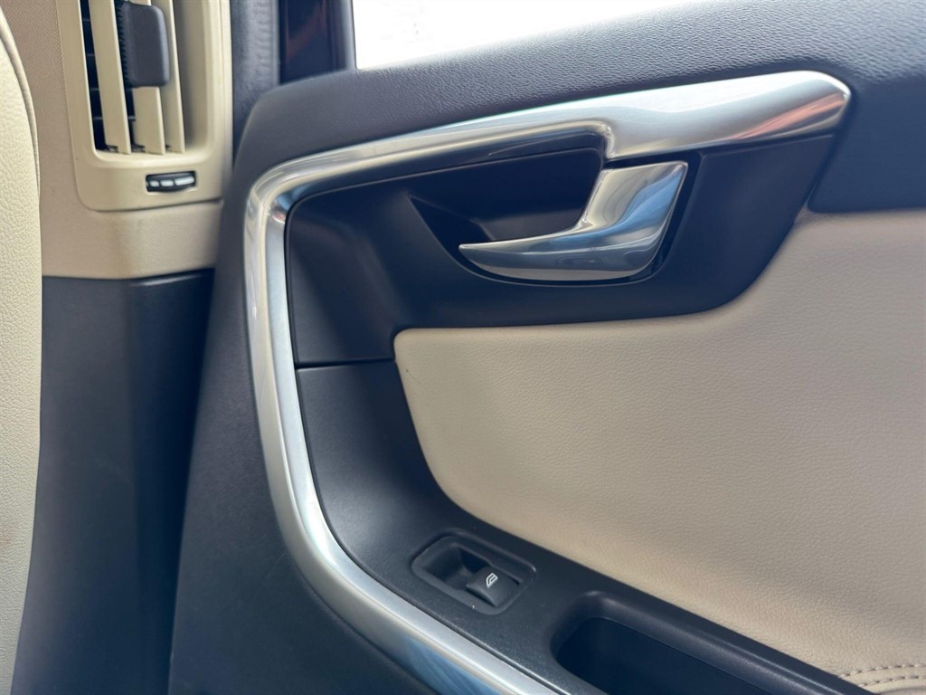 Used Volvo XC60 2015 for sale - 75972636: Photo 9