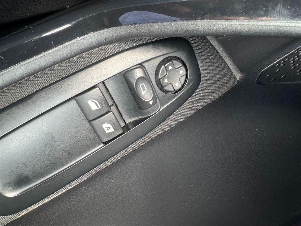 Used Peugeot 208 2018 for sale - 77051067: Photo 31