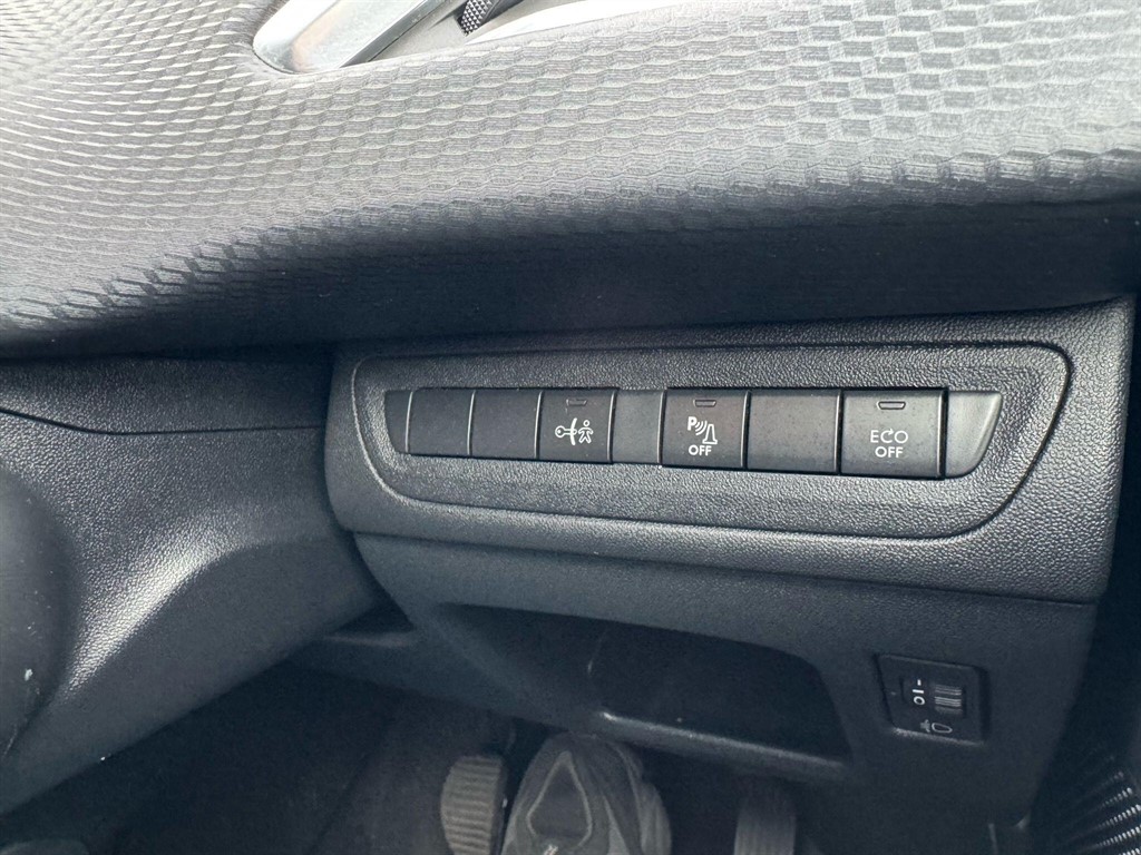 Used Peugeot 208 2018 for sale - 77051067: Photo 32