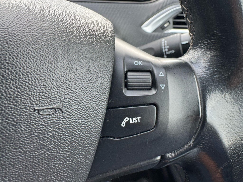 Used Peugeot 208 2018 for sale - 77051067: Photo 35