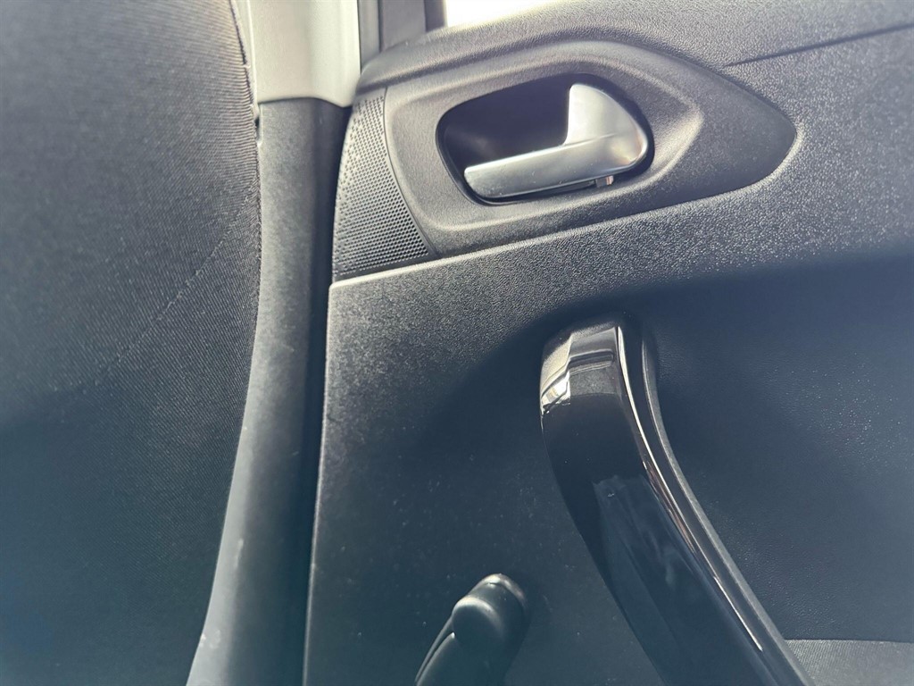 Used Peugeot 208 2018 for sale - 77051067: Photo 40