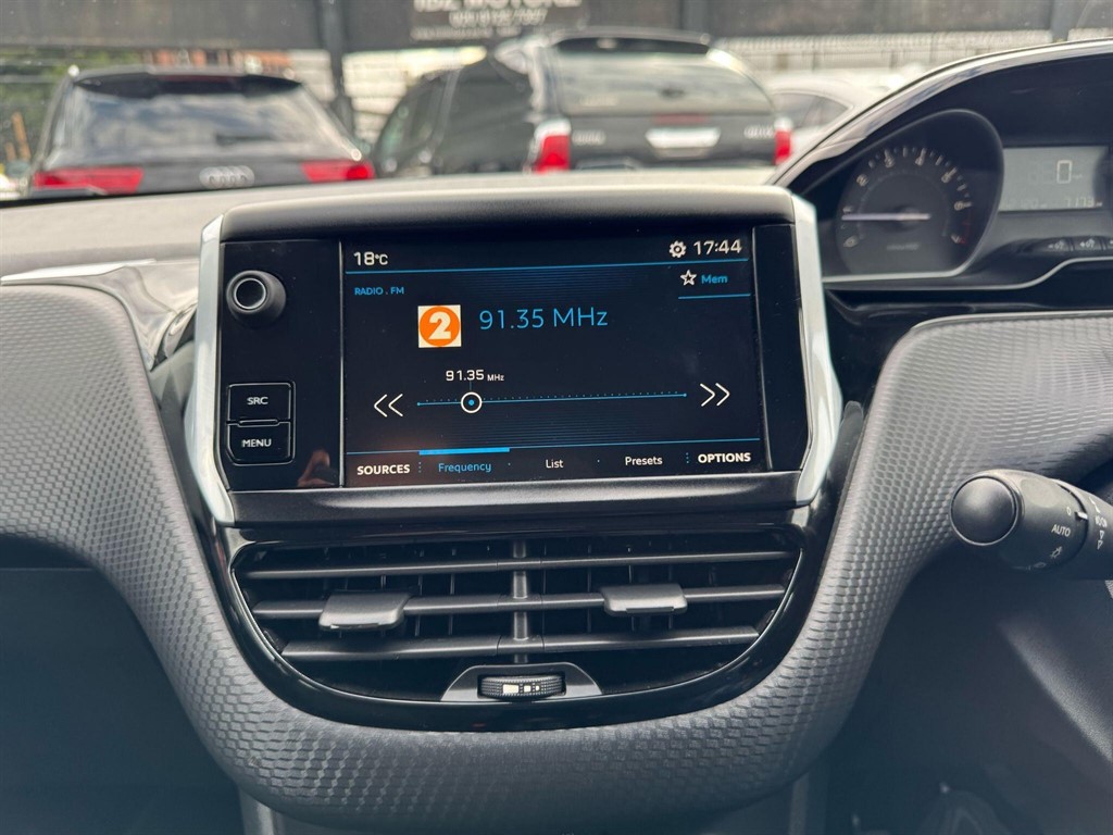 Used Peugeot 208 2018 for sale - 77051067: Photo 43