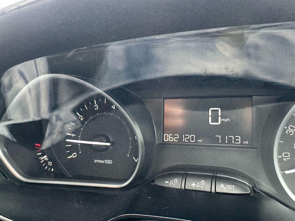 Used Peugeot 208 2018 for sale - 77051067: Photo 45