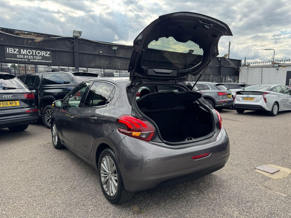 Used Peugeot 208 2018 for sale - 77051067: Photo 9