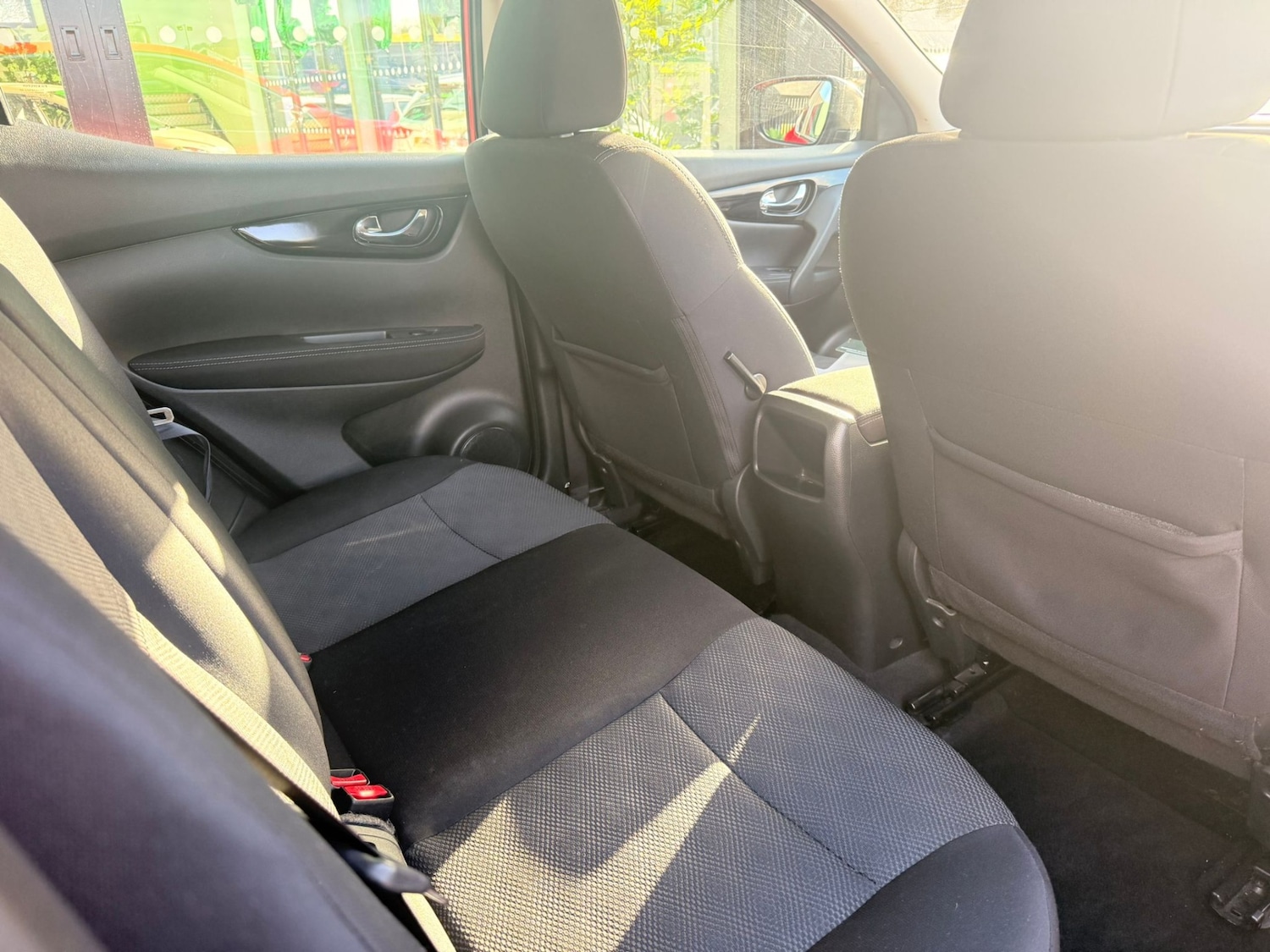 Used Nissan Qashqai 2017 for sale - 77963672: Photo 2