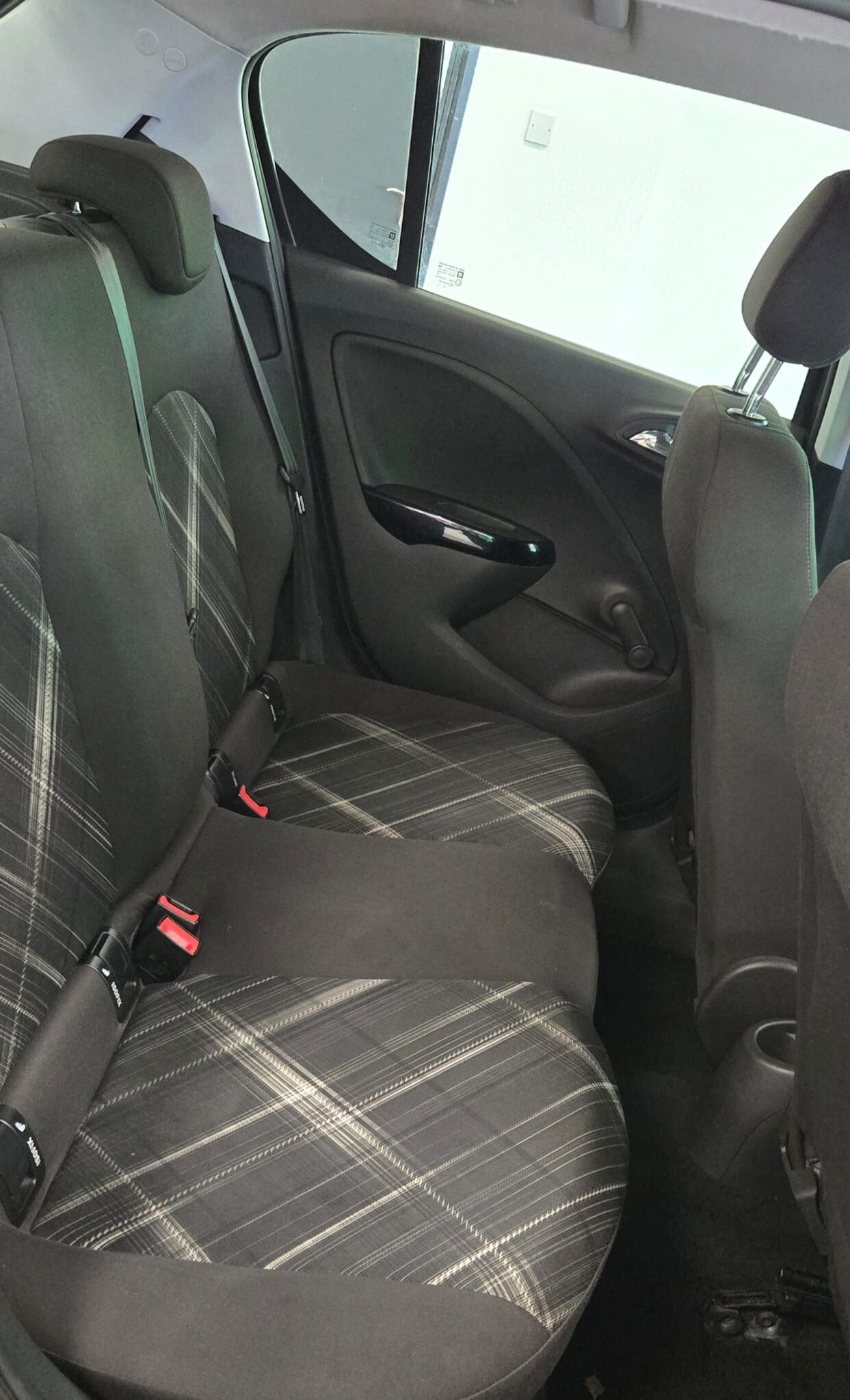 Used Vauxhall Corsa 2015 for sale - 77965012: Photo 4