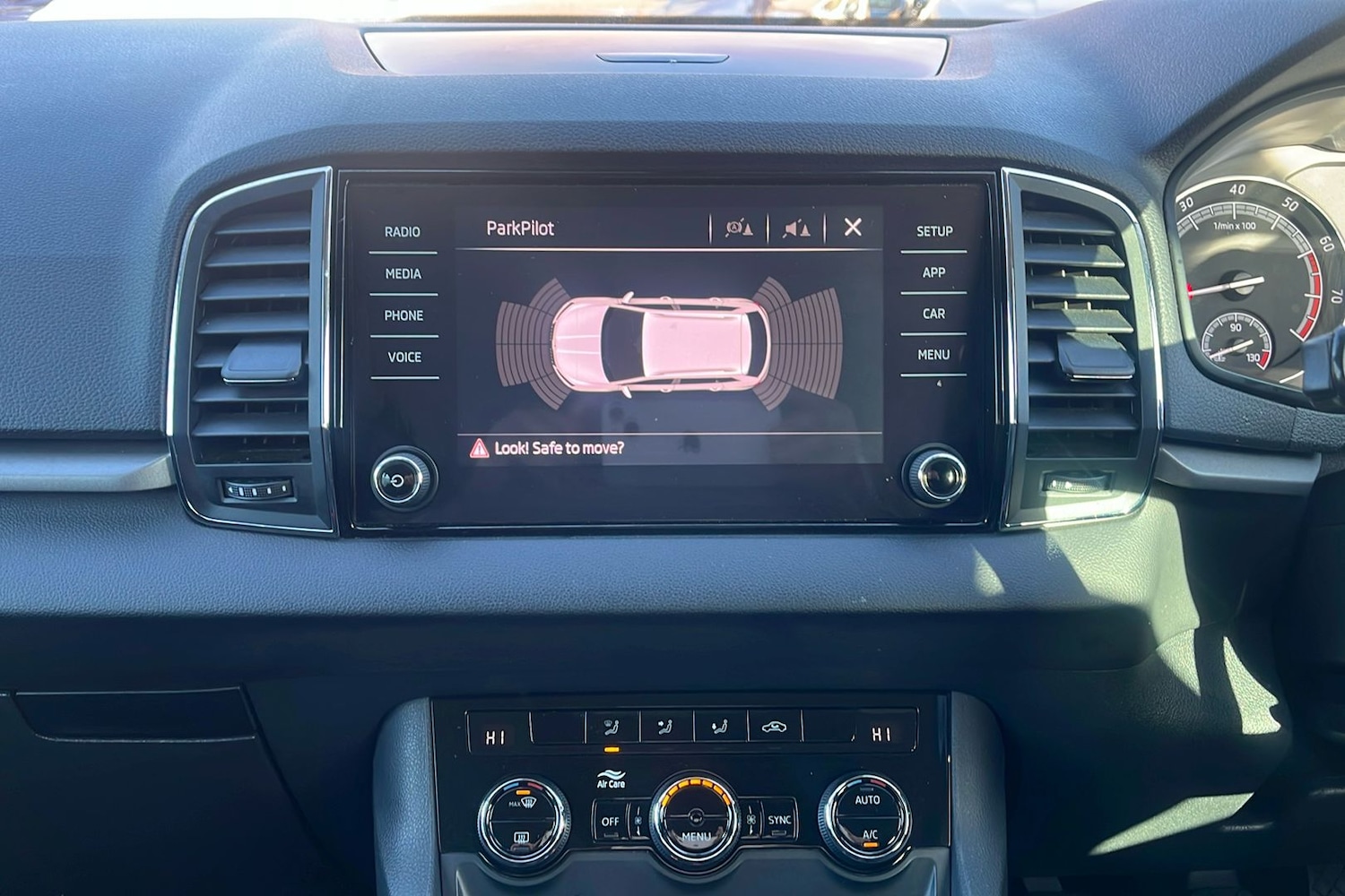 Used Skoda Karoq 2018 for sale - 76591359: Photo 14