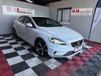 2019 - D2 [122] R DESIGN Edition 5dr