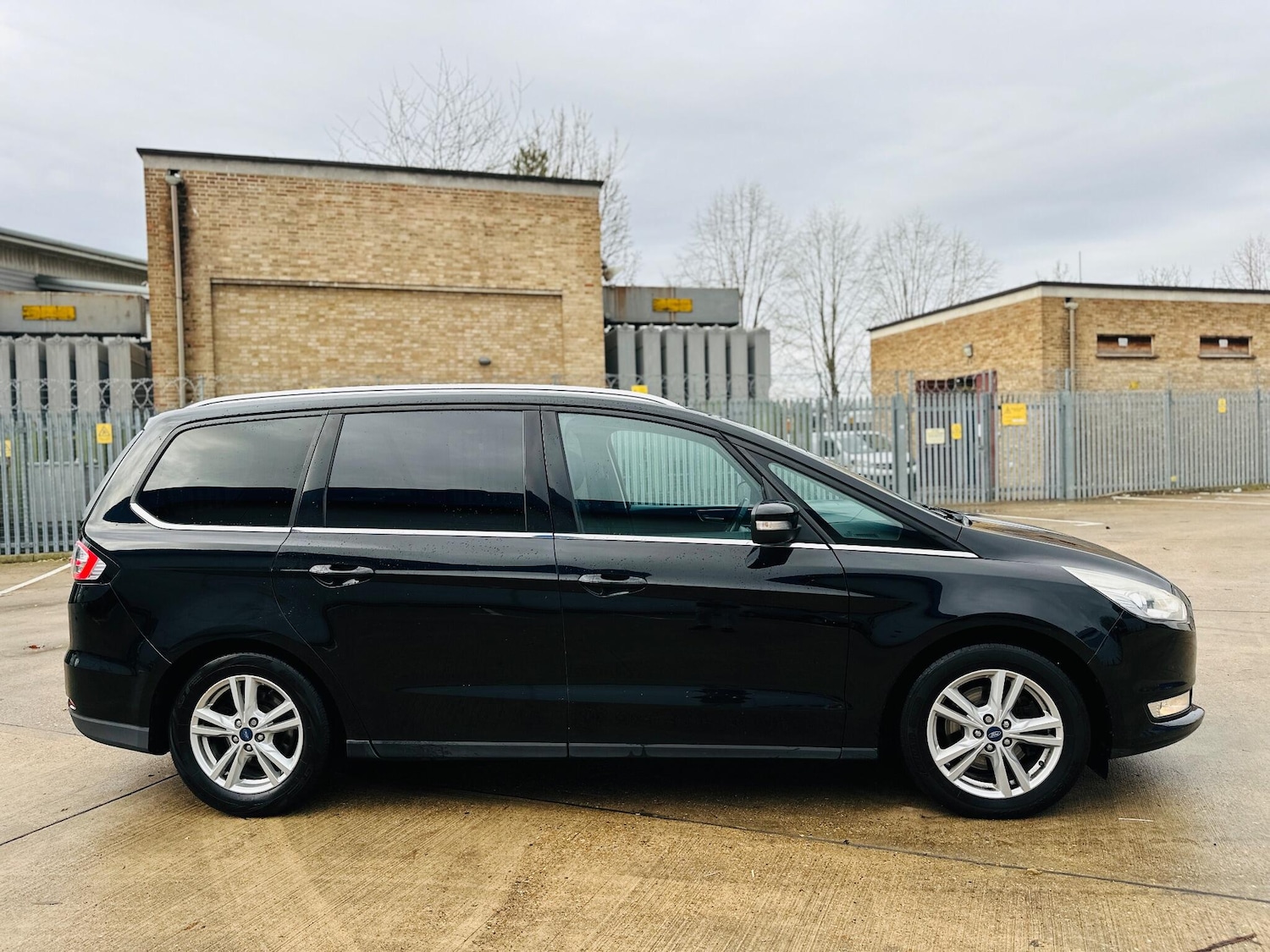 Used Ford Galaxy 2016 for sale - 76887450: Photo 47