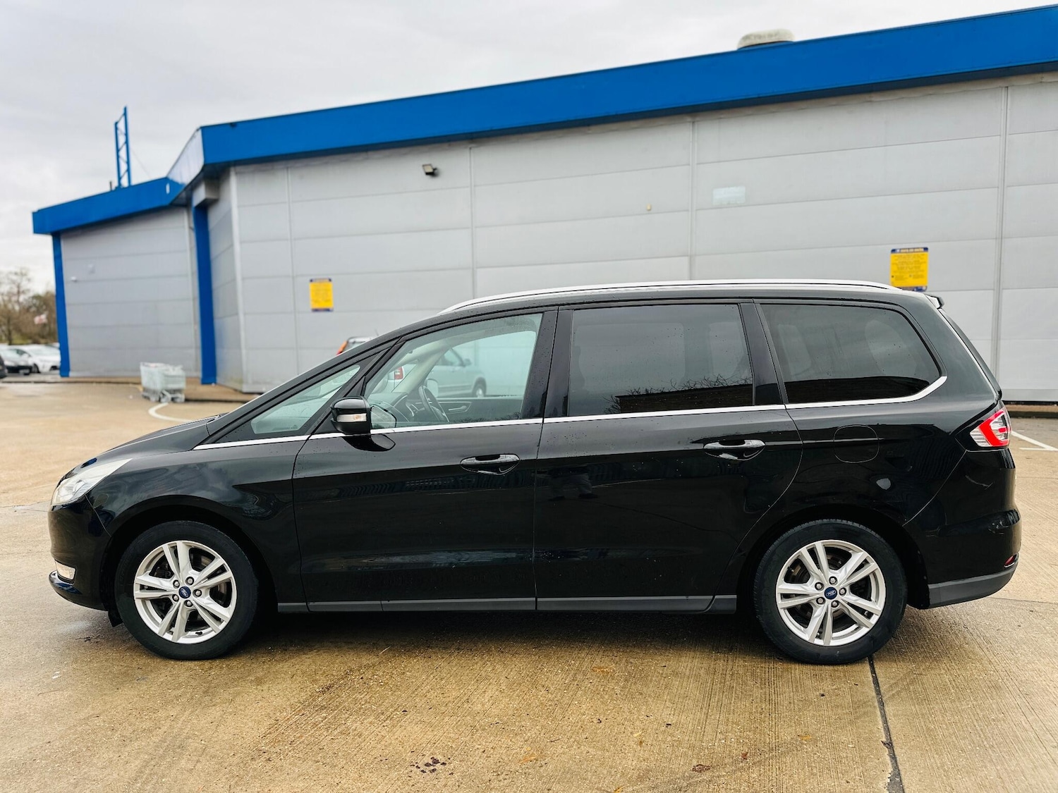 Used Ford Galaxy 2016 for sale - 76887450: Photo 48