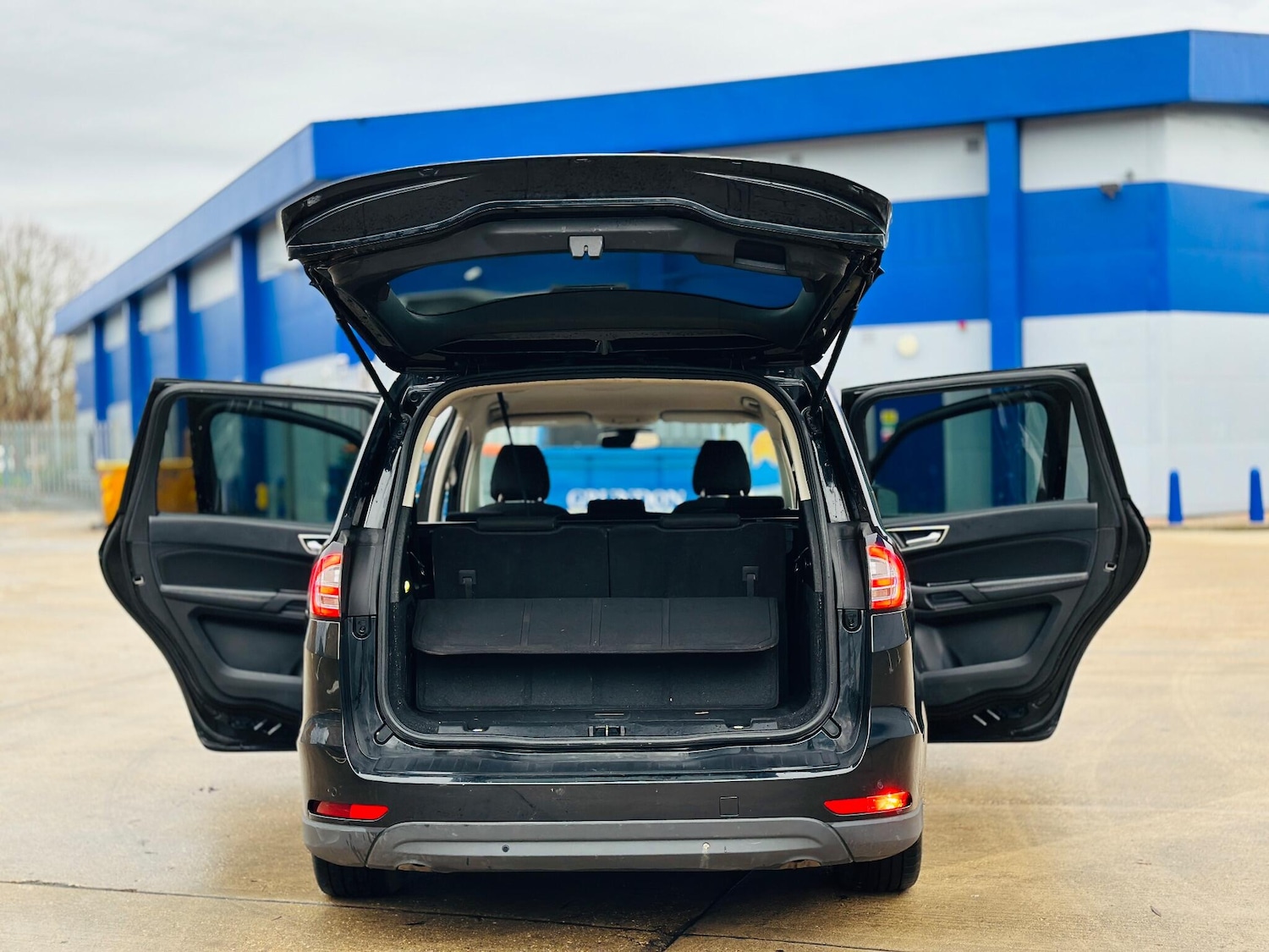 Used Ford Galaxy 2016 for sale - 76887450: Photo 50