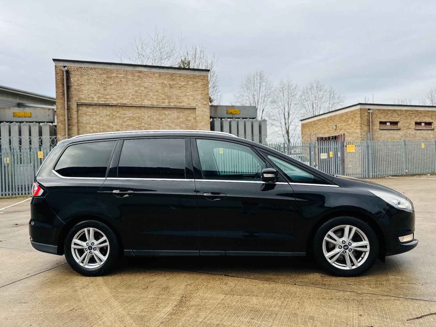 Used Ford Galaxy 2016 for sale - 76887450: Photo 8