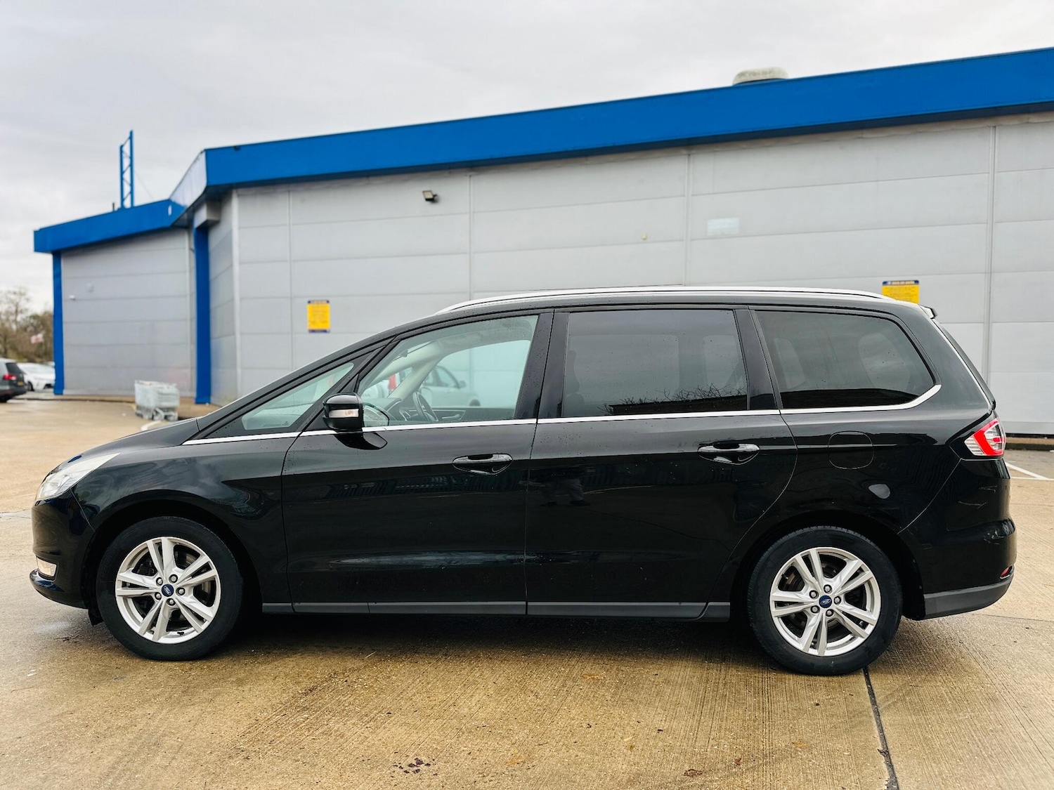 Used Ford Galaxy 2016 for sale - 76887450: Photo 9