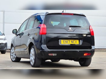 Used Peugeot 5008 2017 for sale - 79181577: Photo