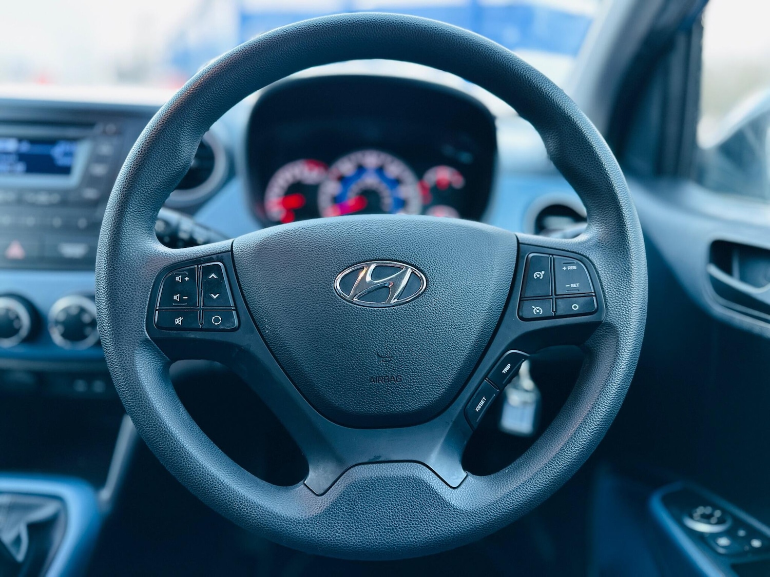 Used Hyundai i10 2015 for sale - 77054116: Photo 14