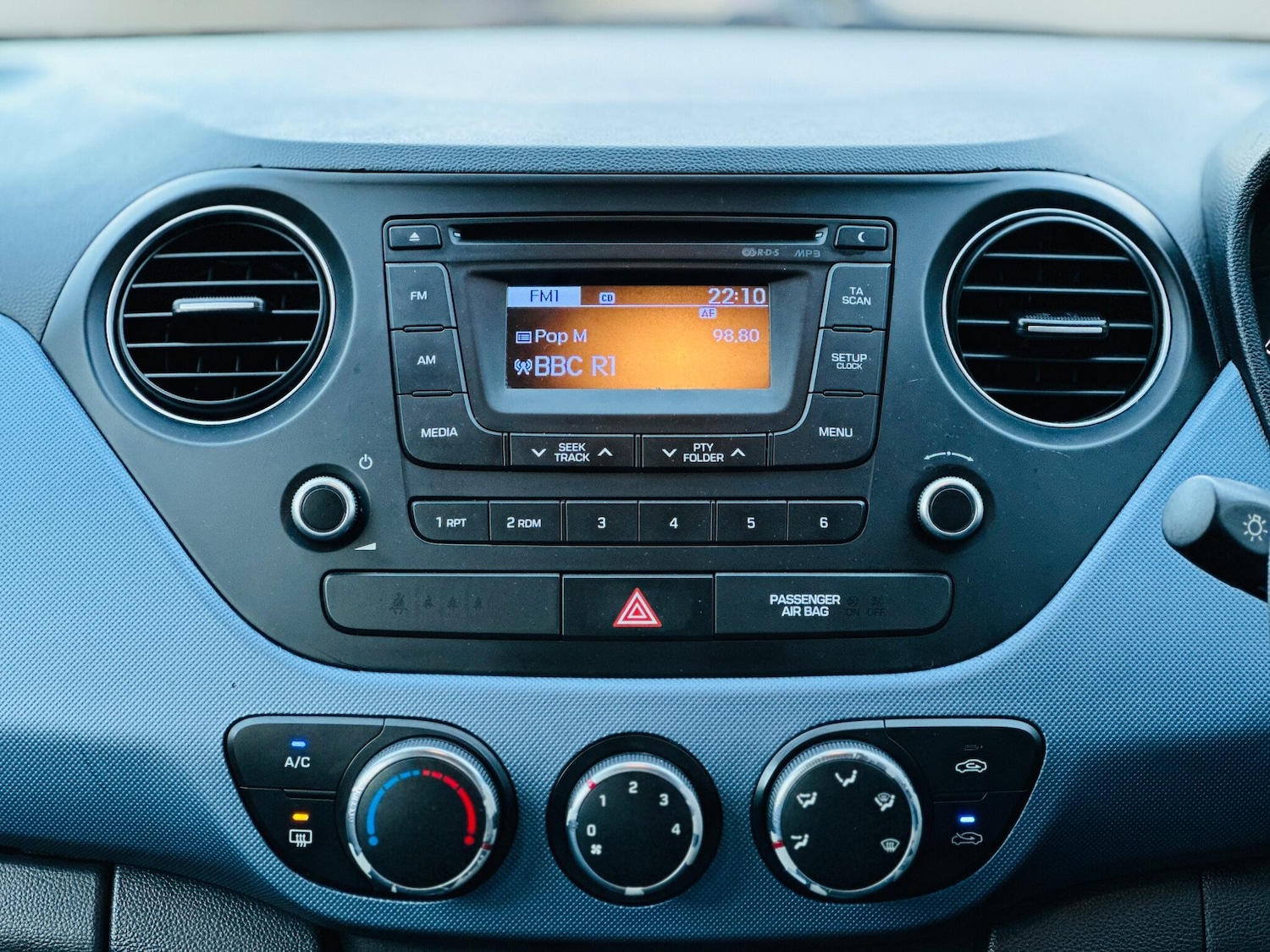 Used Hyundai i10 2015 for sale - 77054116: Photo 19