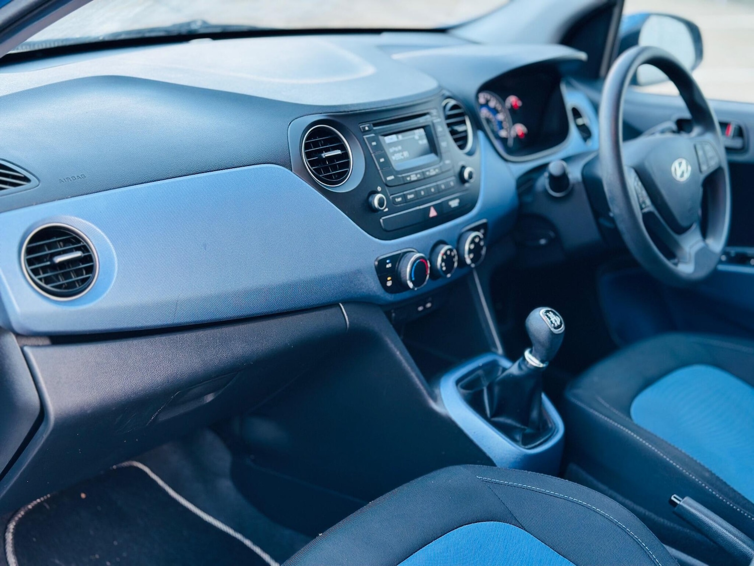 Used Hyundai i10 2015 for sale - 77054116: Photo 25