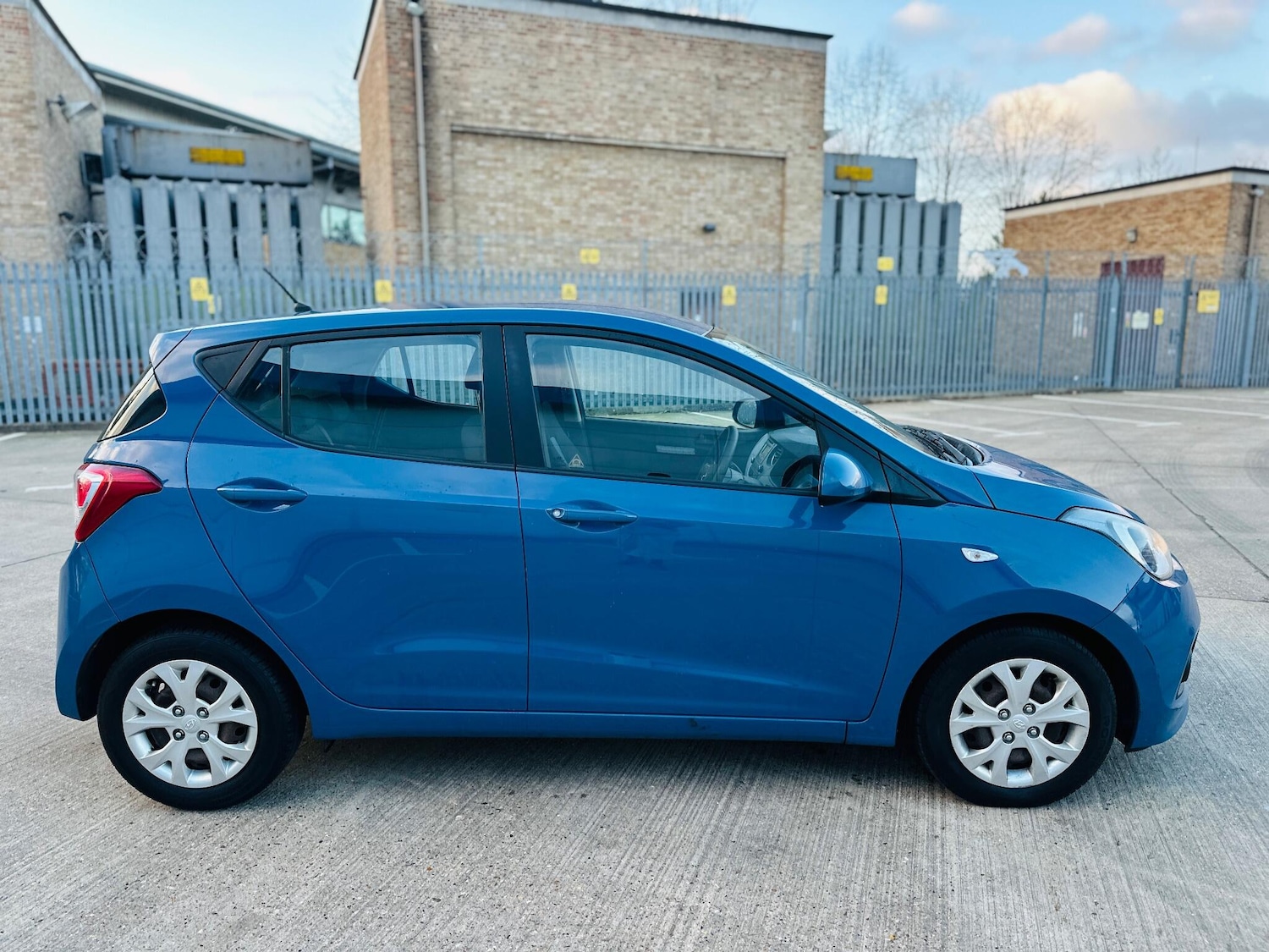 Used Hyundai i10 2015 for sale - 77054116: Photo 43