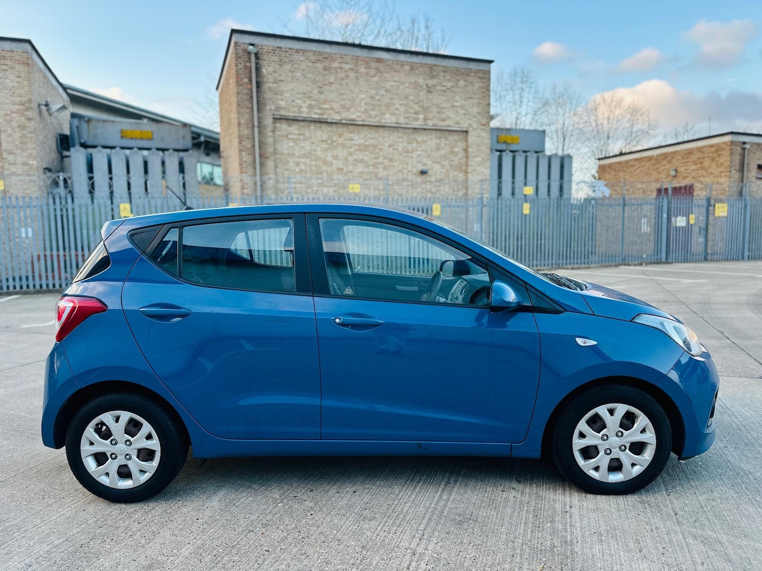 Used Hyundai i10 2015 for sale - 77054116: Photo 8