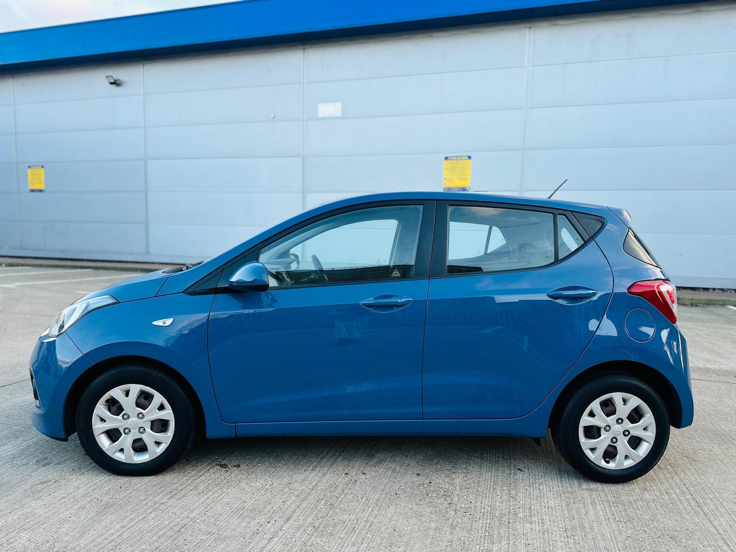 Used Hyundai i10 2015 for sale - 77054116: Photo 9