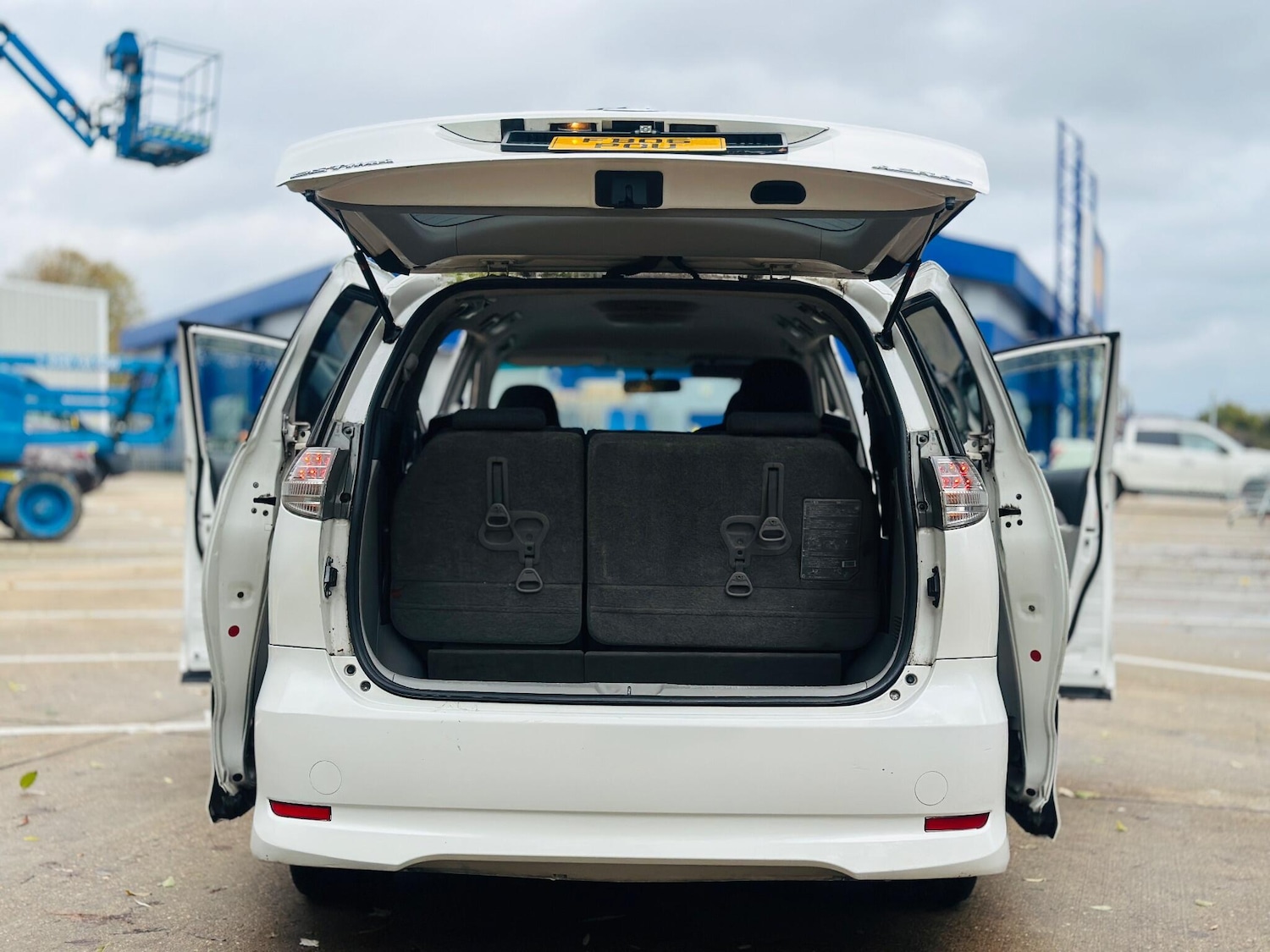 Used Toyota Estima 2018 for sale - 76473177: Photo 13