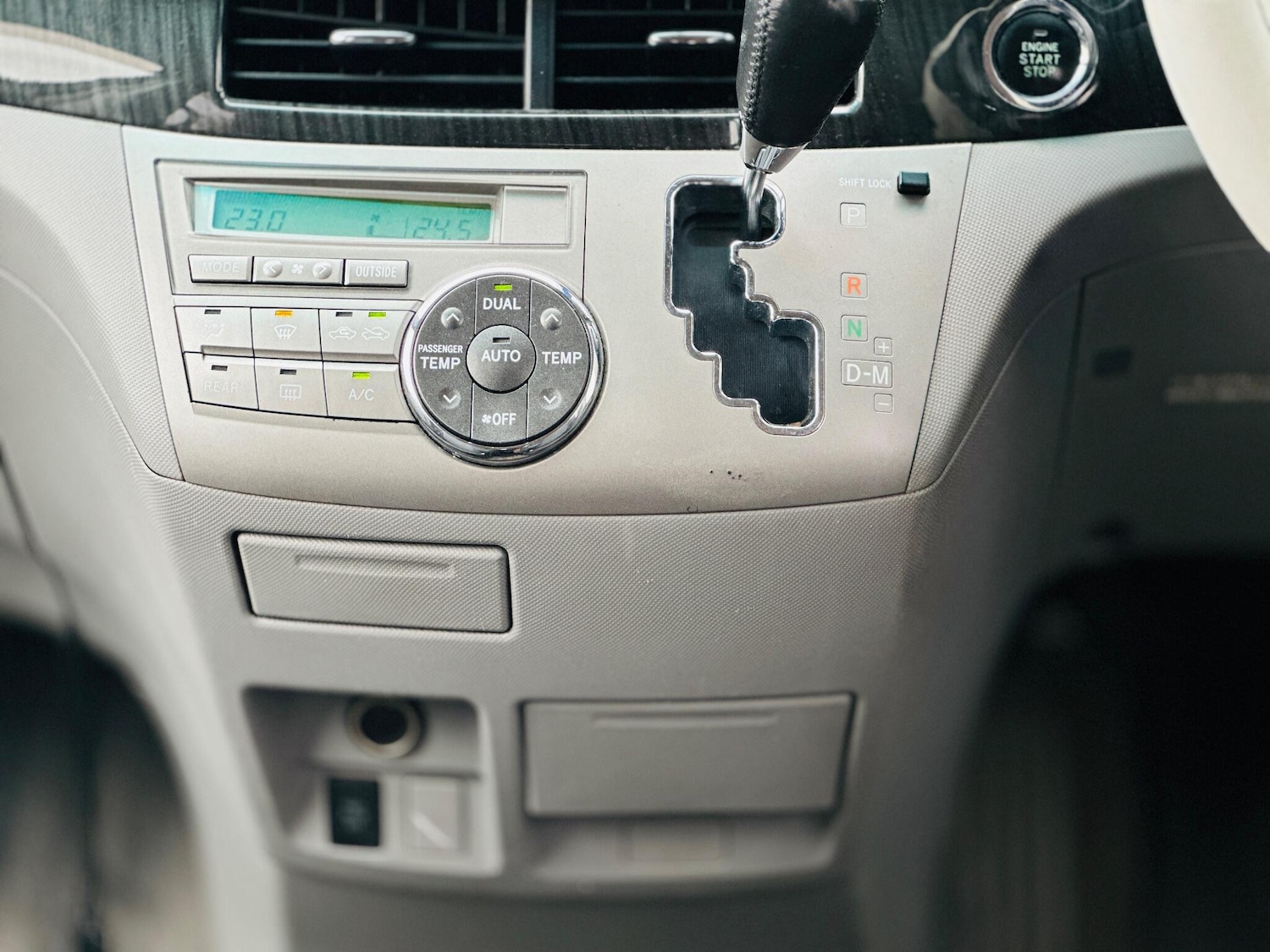 Used Toyota Estima 2018 for sale - 76473177: Photo 21