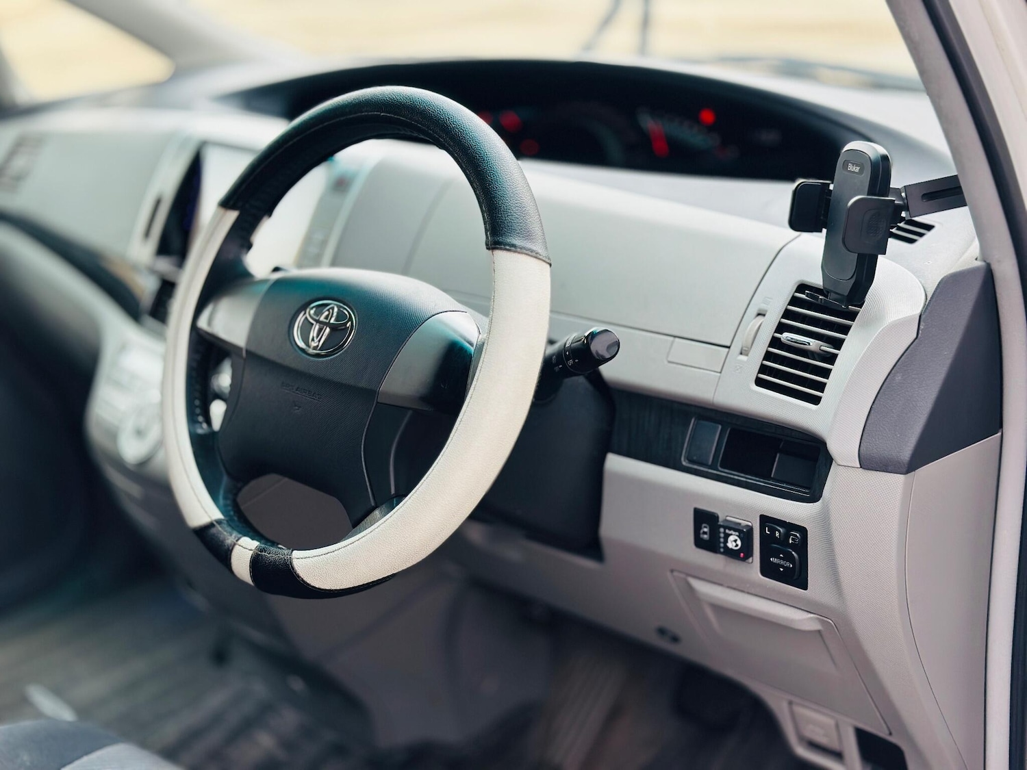 Used Toyota Estima 2018 for sale - 76473177: Photo 23