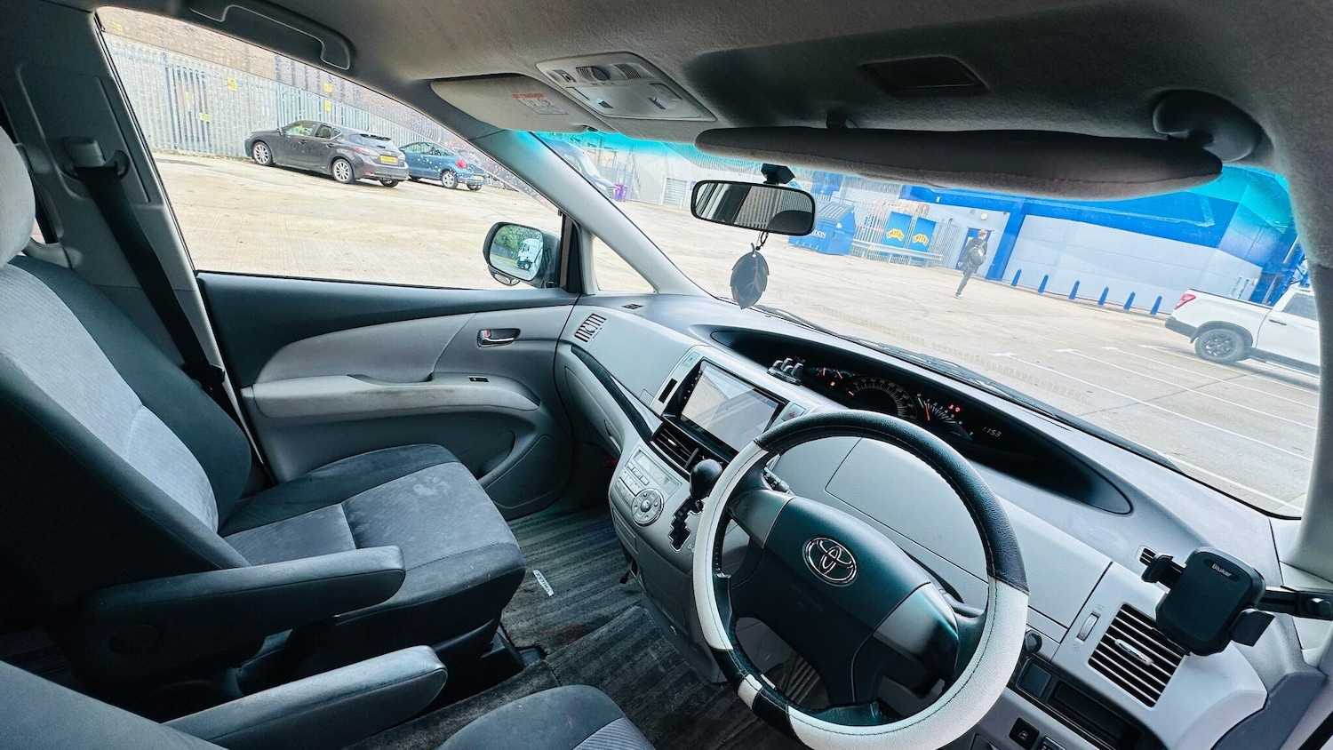 Used Toyota Estima 2018 for sale - 76473177: Photo 25