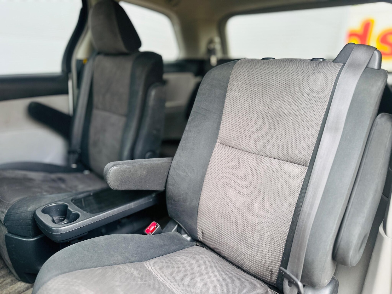 Used Toyota Estima 2018 for sale - 76473177: Photo 37