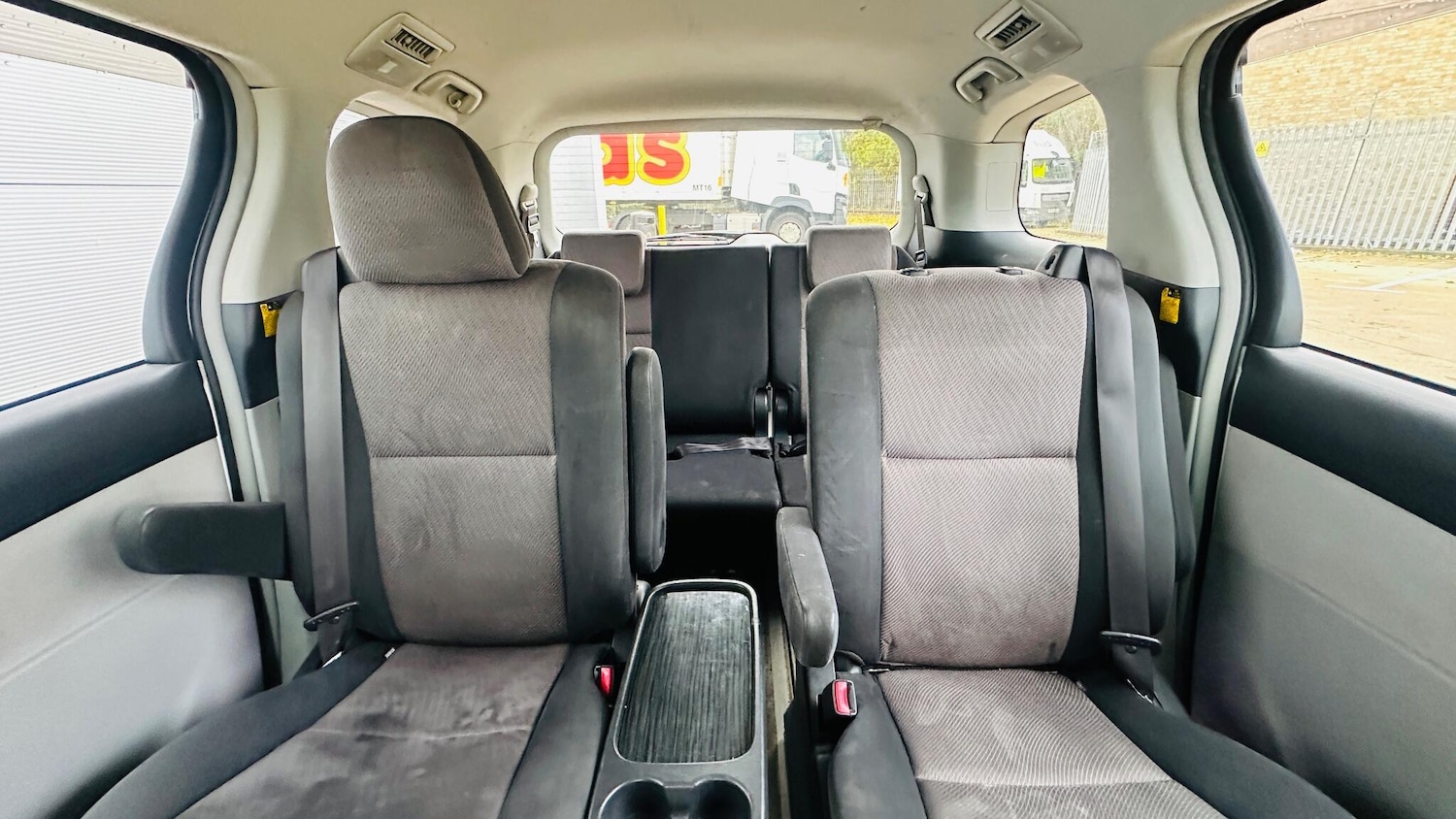 Used Toyota Estima 2018 for sale - 76473177: Photo 39