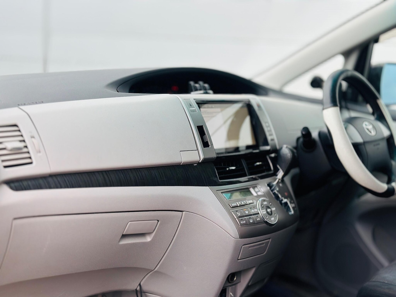 Used Toyota Estima 2018 for sale - 76473177: Photo 54