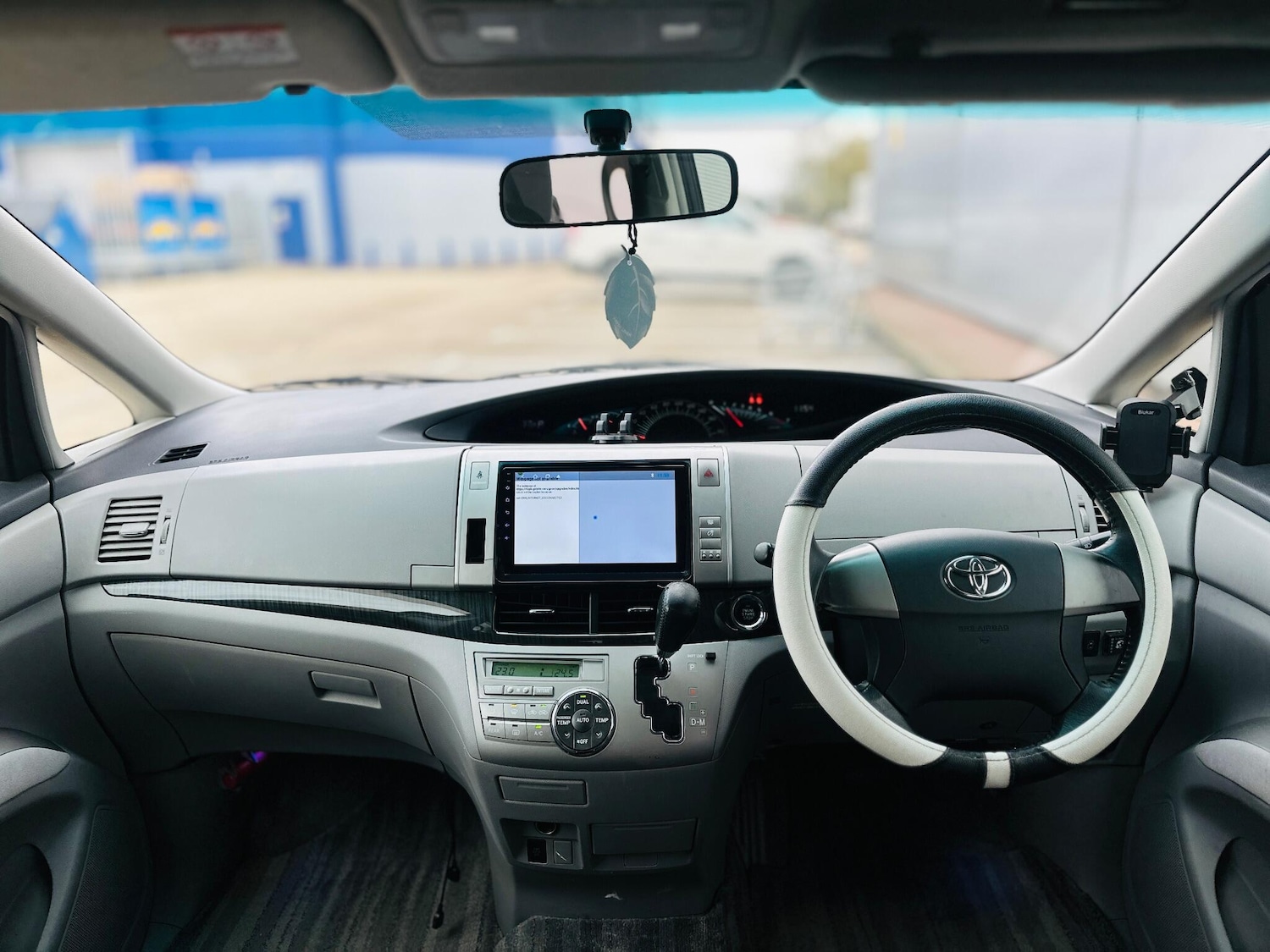 Used Toyota Estima 2018 for sale - 76473177: Photo 65